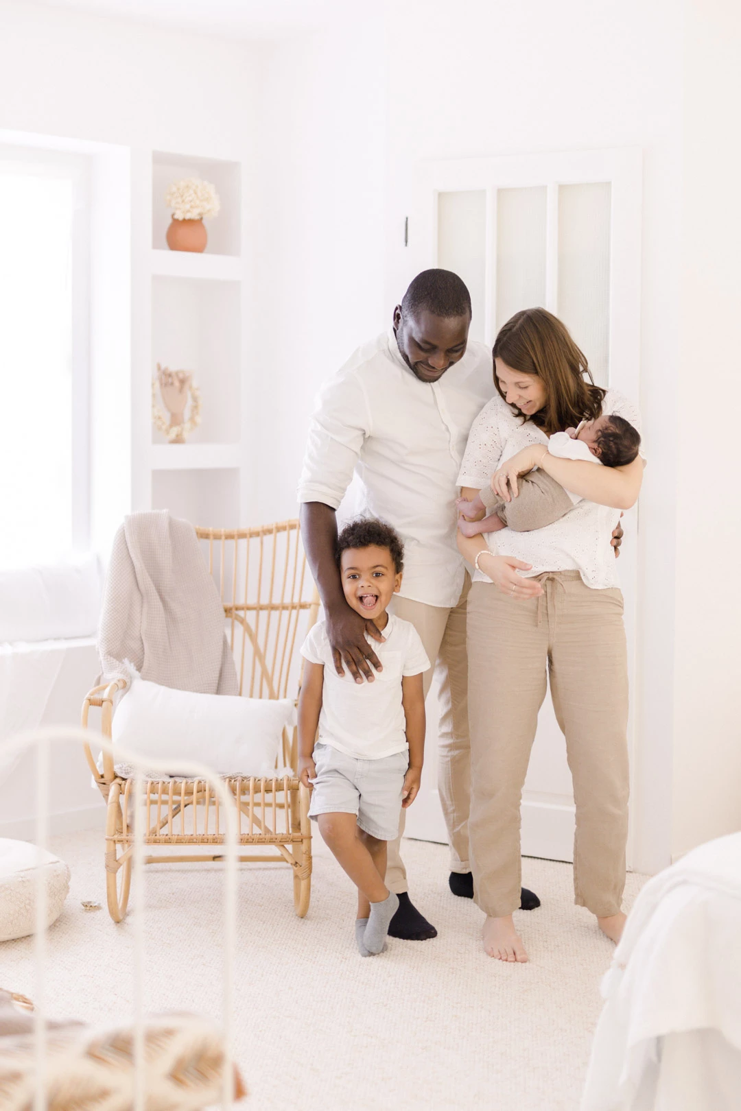 bonheur enfant meubles famille jouer avec les enfants